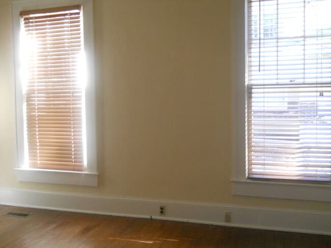 Building Photo - Great home near VSU!