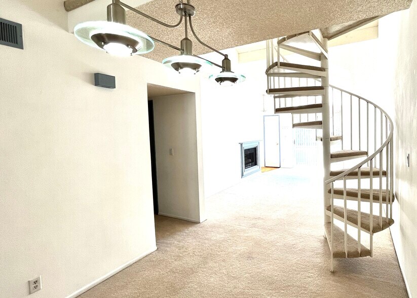 Building Photo - 26758 Claudette St