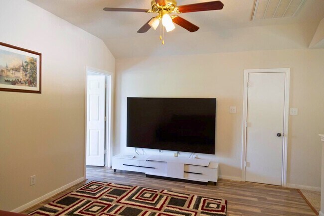 Building Photo - 15611 Mustang Island Dr