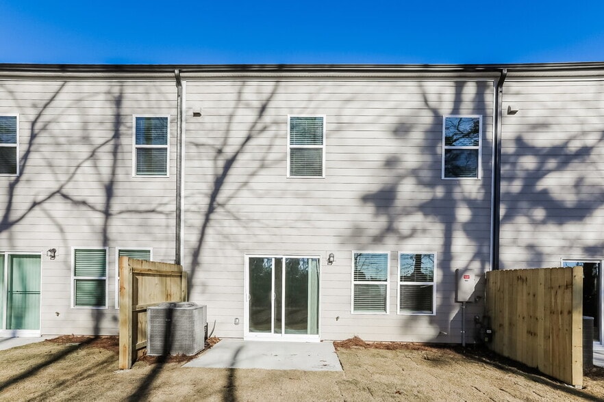 Building Photo - 1605 Villageside Ct