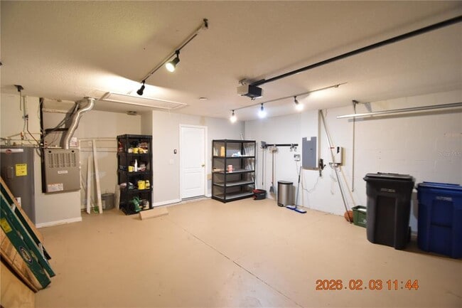 Building Photo - 1922 Sean Wood Cir