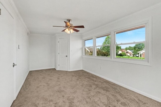 Building Photo - 831 Limekiln Rd