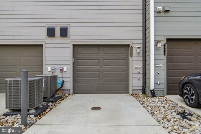 Building Photo - 13331 Launders St