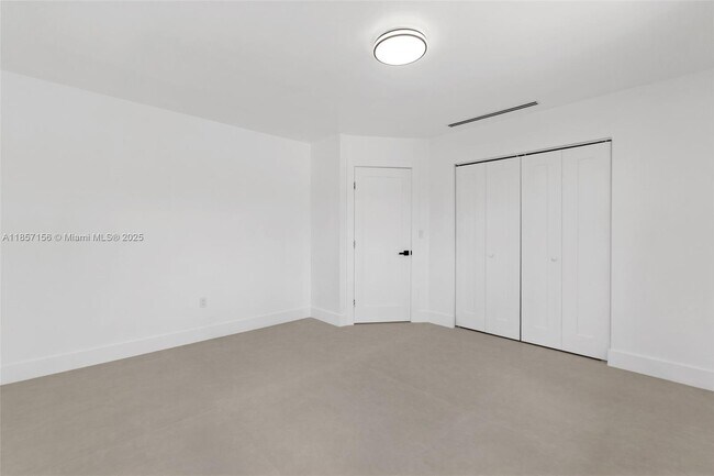 Building Photo - 9360 SW 16th St