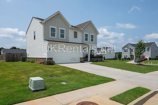Building Photo - 126 Verona Dr NW