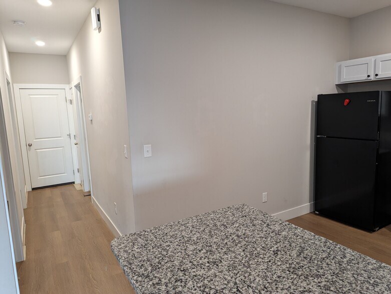 Building Photo - 8012 E 34th Ct S