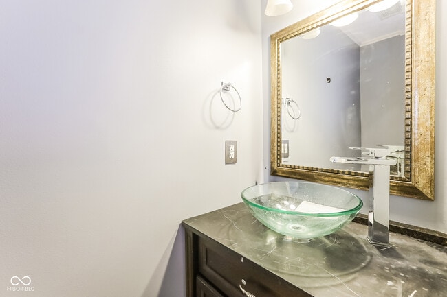 Building Photo - 1026 N New Jersey St