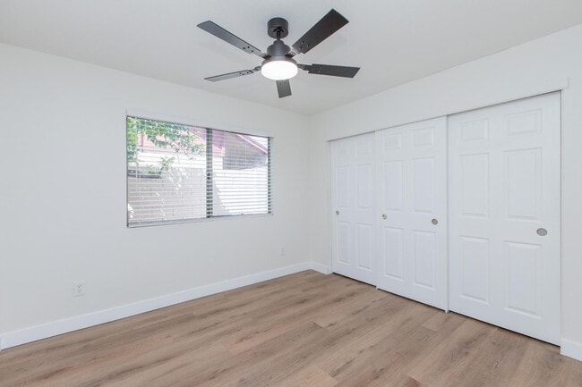 Building Photo - 2607 E Larkspur Dr