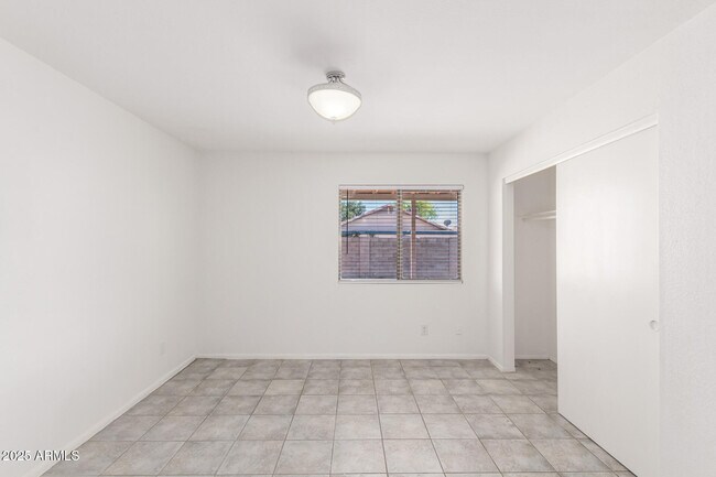 Building Photo - 8339 W Elm St