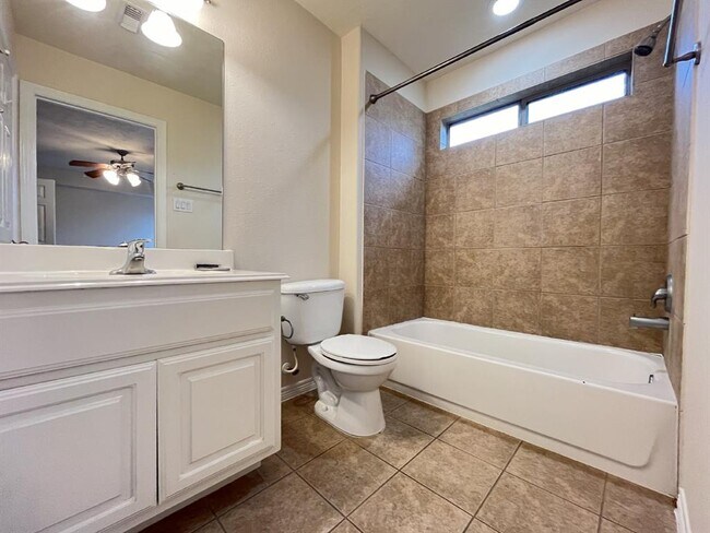 Building Photo - 7814 Stoneyway Dr