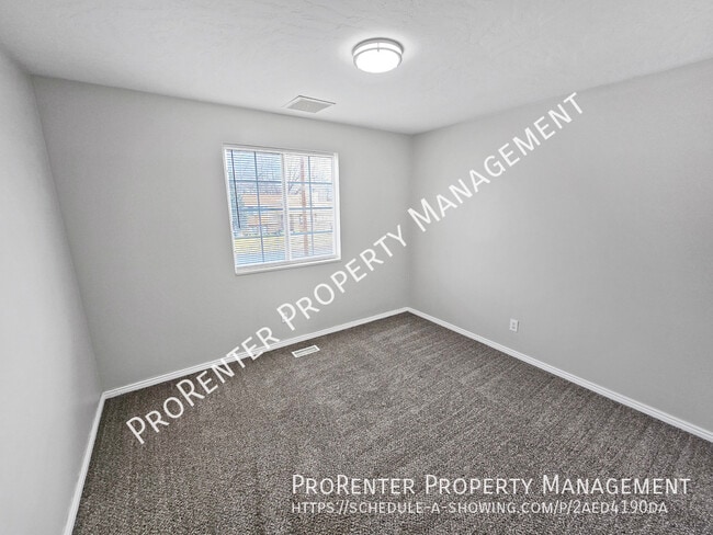 Building Photo - 1401 Ash Dr