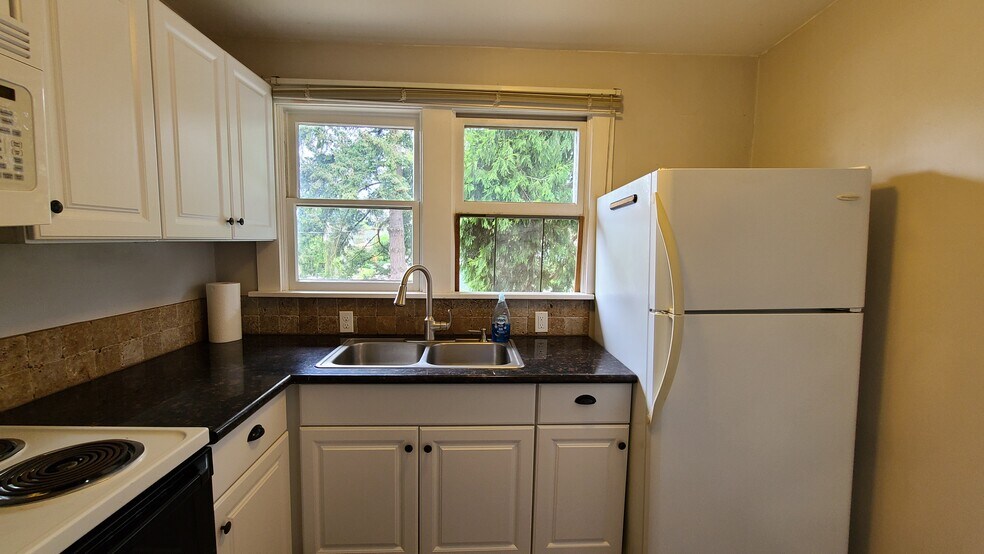 Kitchen - 602 NW 9th St