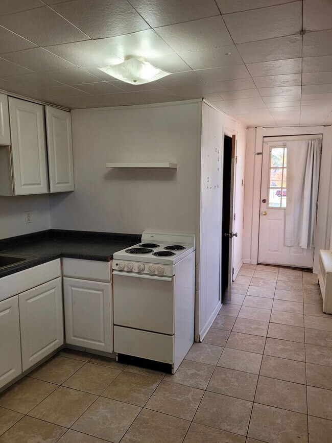 Building Photo - 38 N Earl St