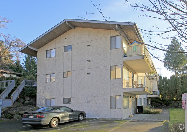 Building Photo - VILLAGE PLAZA