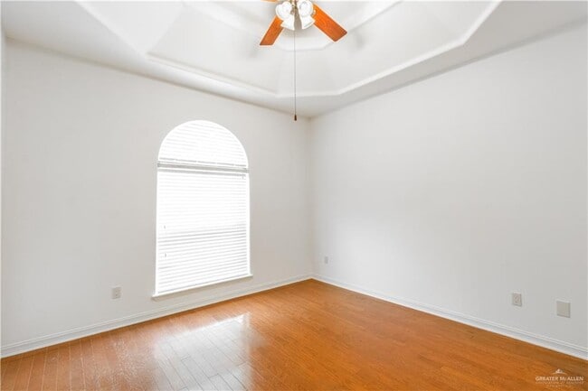 Building Photo - 22 San Roman St