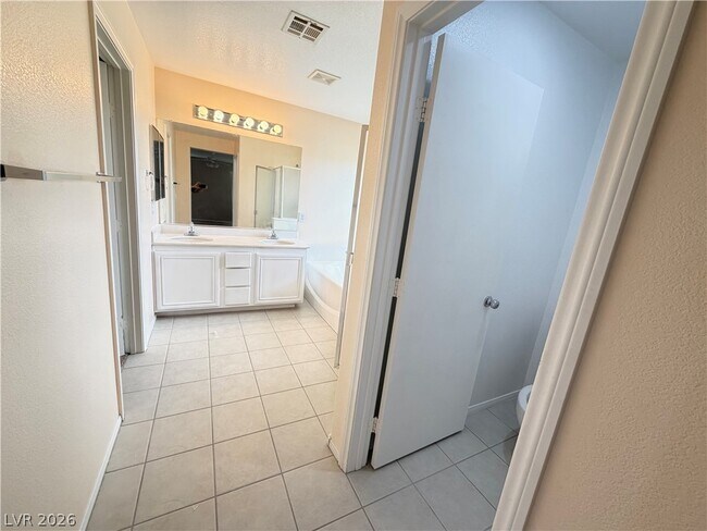 Building Photo - 776 La Tosca St