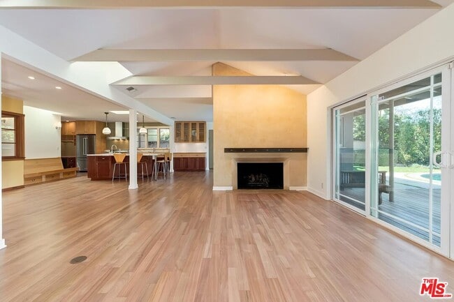 Building Photo - 2670 Carmar Dr