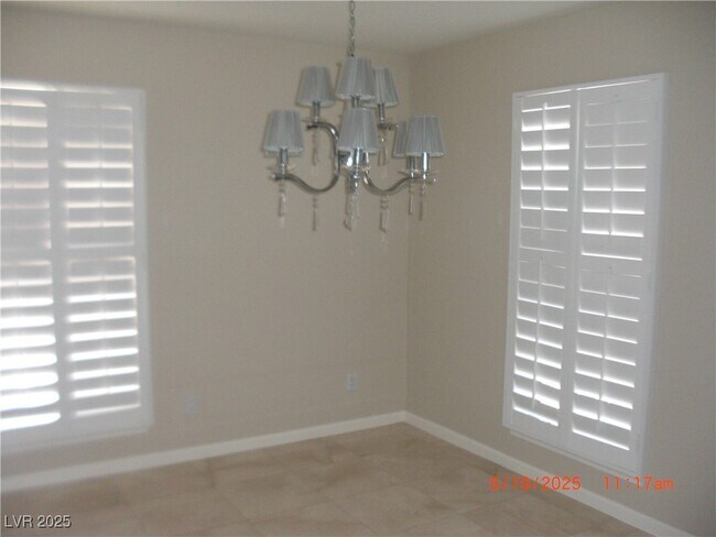 Building Photo - 2852 Loveland Dr