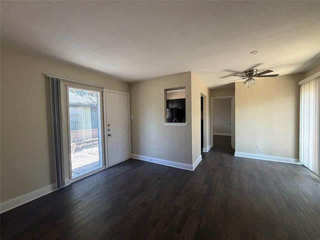 Building Photo - 901 Redbird Dr