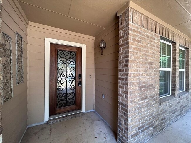 Building Photo - 180 Mystic Hollow