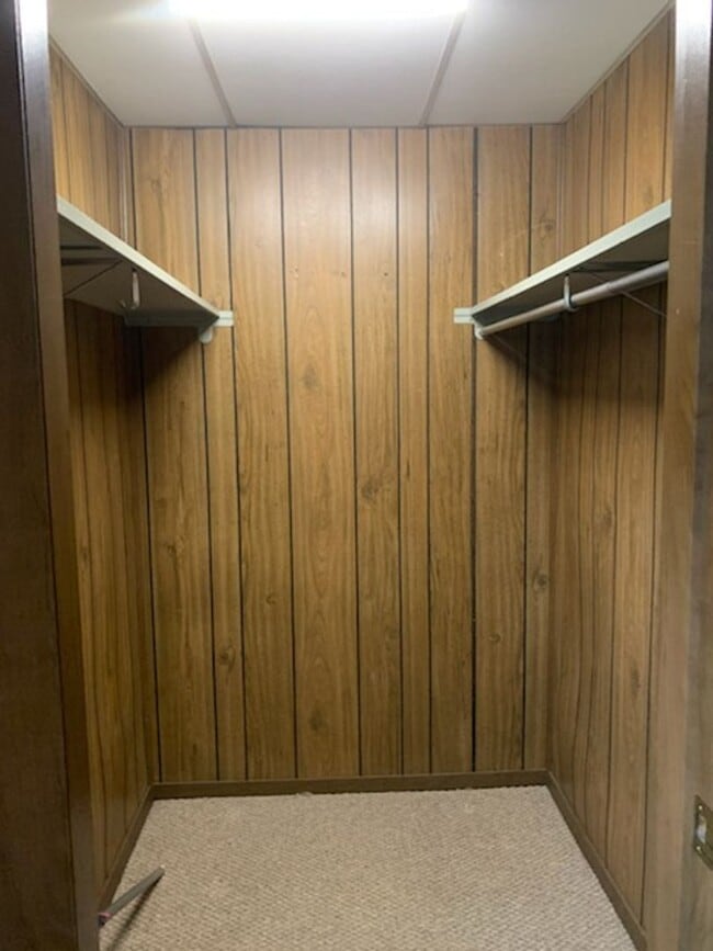 Building Photo - 2 Bedroom, 1 Bath Second Floor Apartment i...