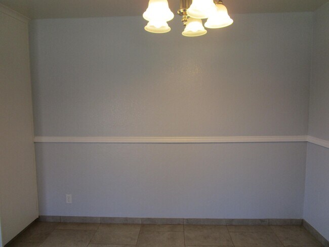 Building Photo - 1399 Stanford Pl
