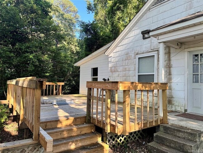 Building Photo - 5 Brookside Dr