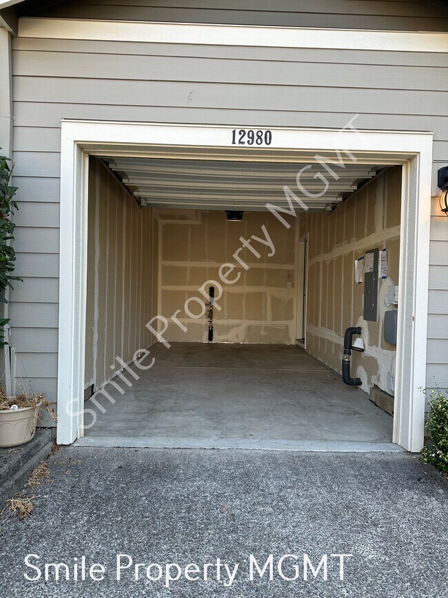 Building Photo - 12980 SE 155th Ave