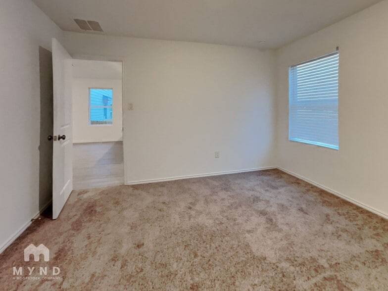 Building Photo - 14521 Payton Flts