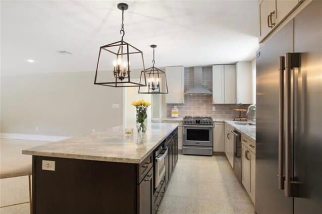 Building Photo - 1755 Oriole St