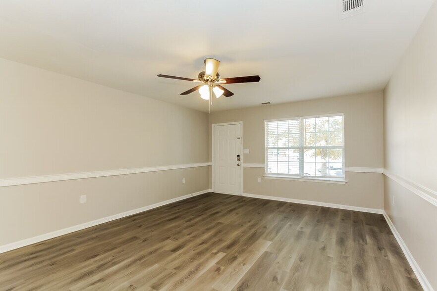 Building Photo - 333 Hunslet Cir