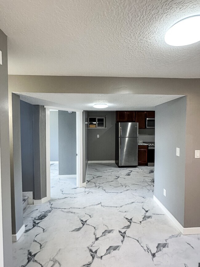 Building Photo - 1545 Barbara Cir
