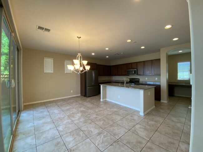 Building Photo - 3726 E Angstead Dr