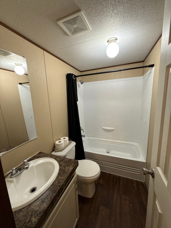 Building Photo - 202 Evelyn Ave