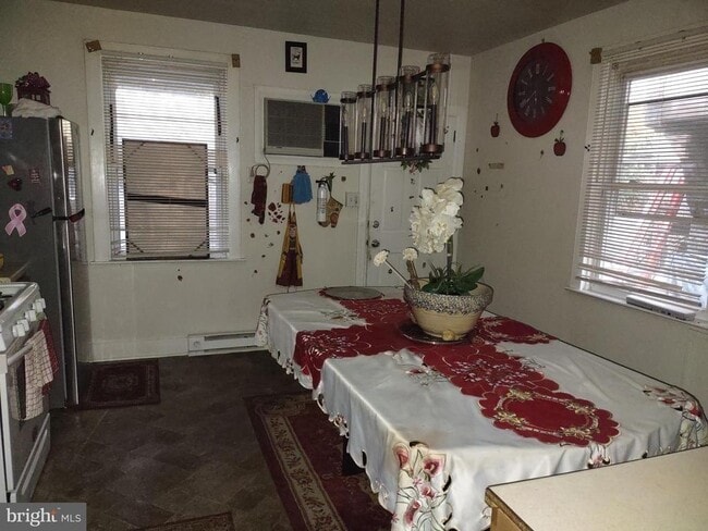 Building Photo - 11 Mill St