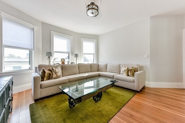 Building Photo - 132 Paul Gore St