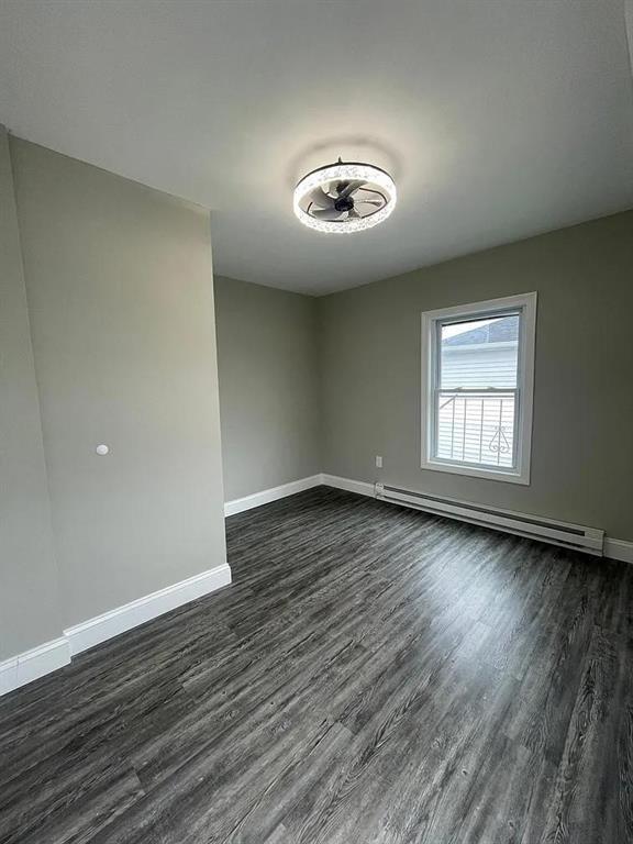 Building Photo - 154 Earle St