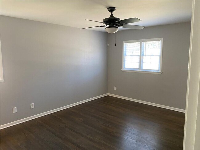 Building Photo - 2647 Hatfield Cir SE