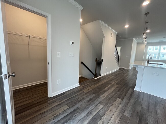 Building Photo - 2527 Laurel Valley Way