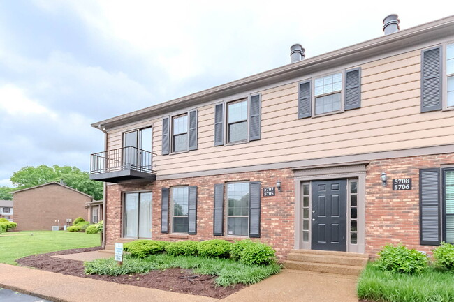 Primary Photo - Fantastic Brentwood Location! Community po...