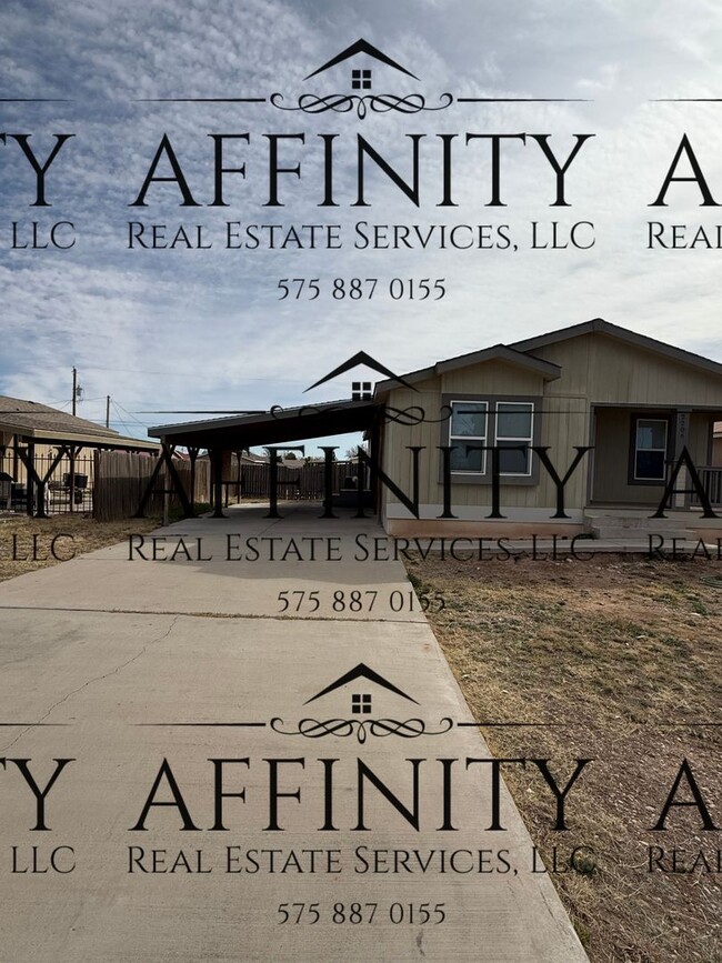 Building Photo - Three bedroom home