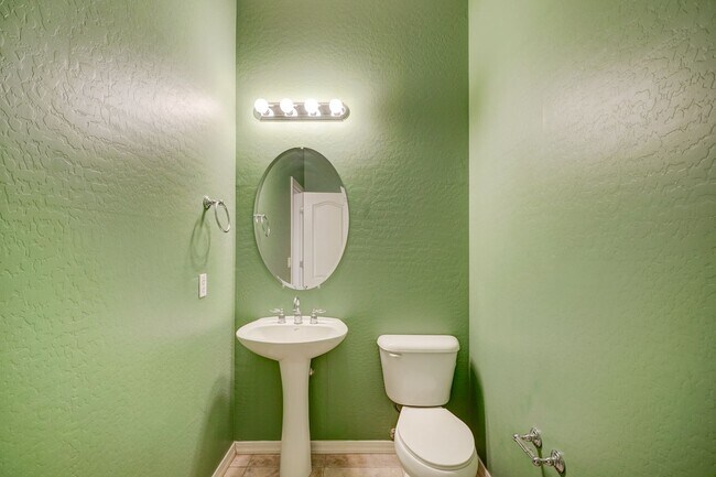 Building Photo - AVAILABLE NOW IN SHAMROCK ESTATES GILBERT!!!