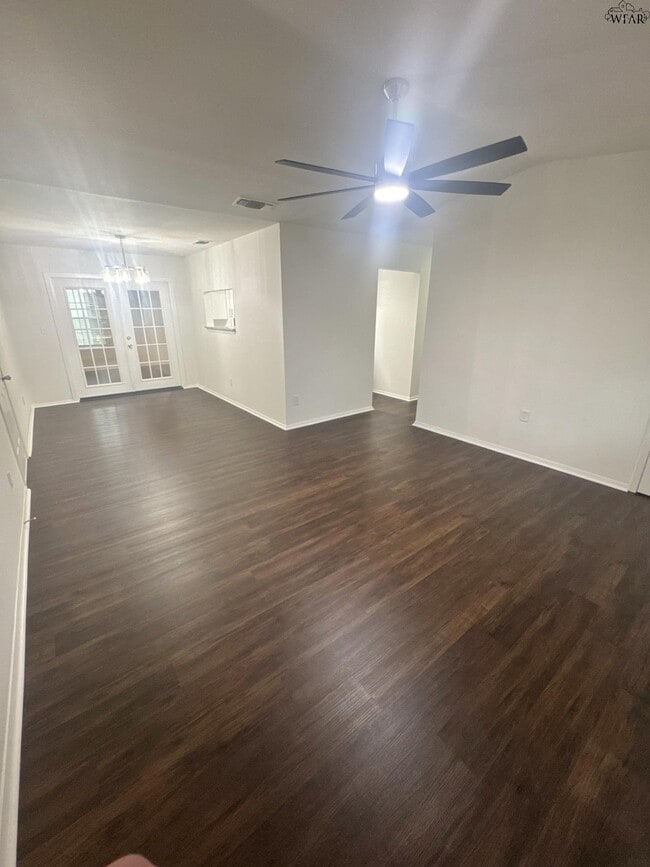 Building Photo - 4318 Hillsboro