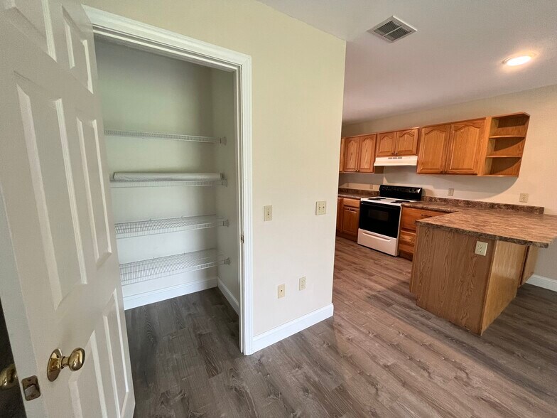 Building Photo - 70 Lamoille View Ln