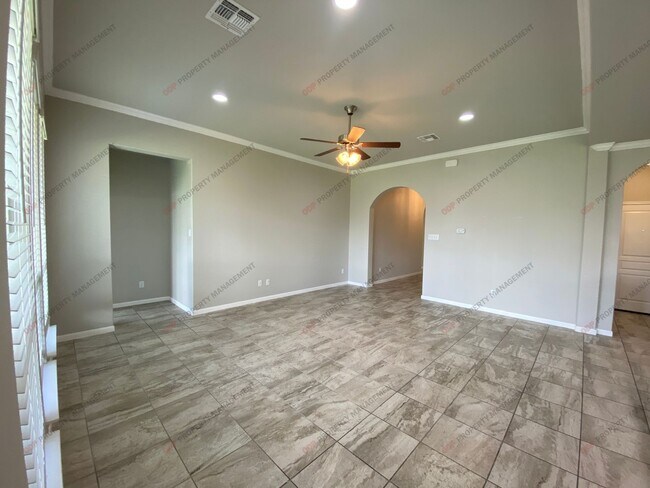 Building Photo - 818 Dunford Dr