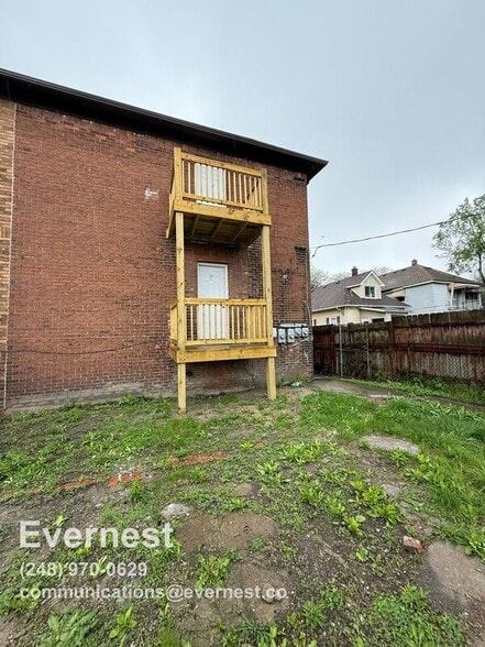 Building Photo - 5440 Milford St