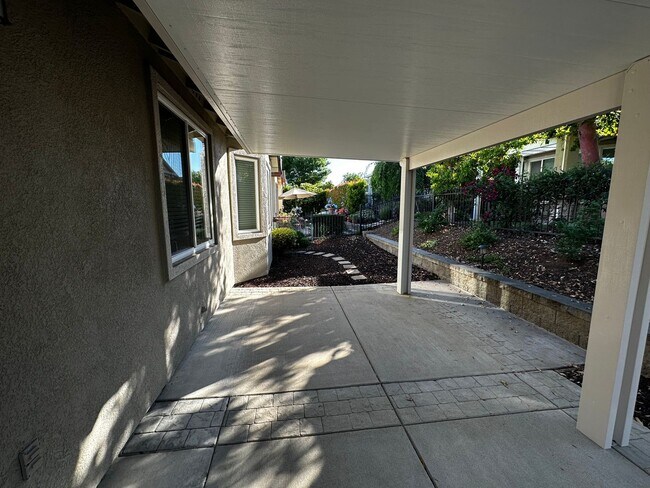 Building Photo - Wonderful Location within Summerset 4, a 5...