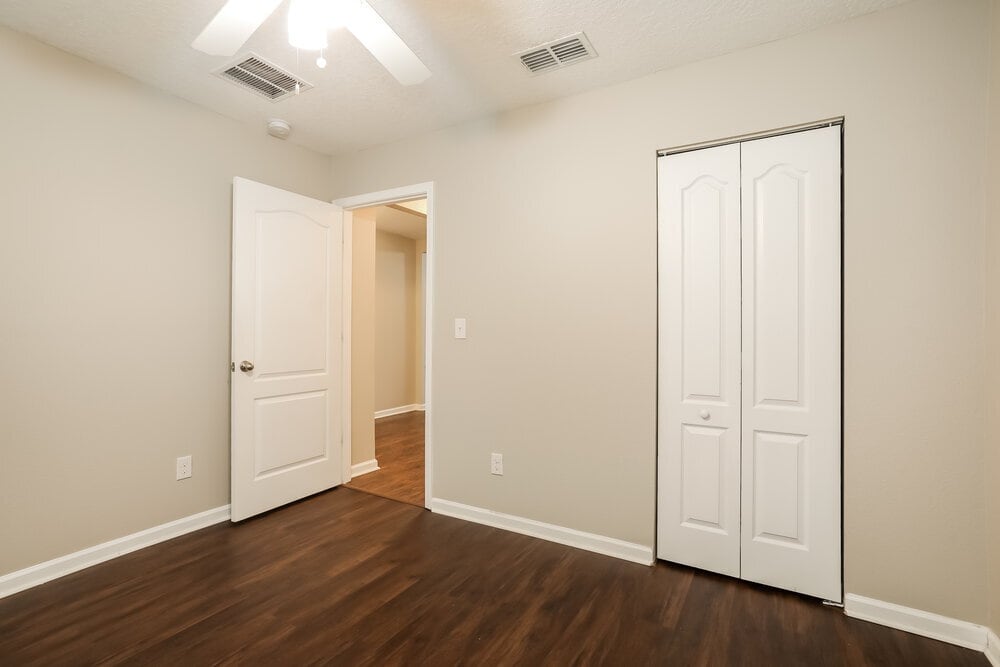Building Photo - 3800 Falcon Crest Dr