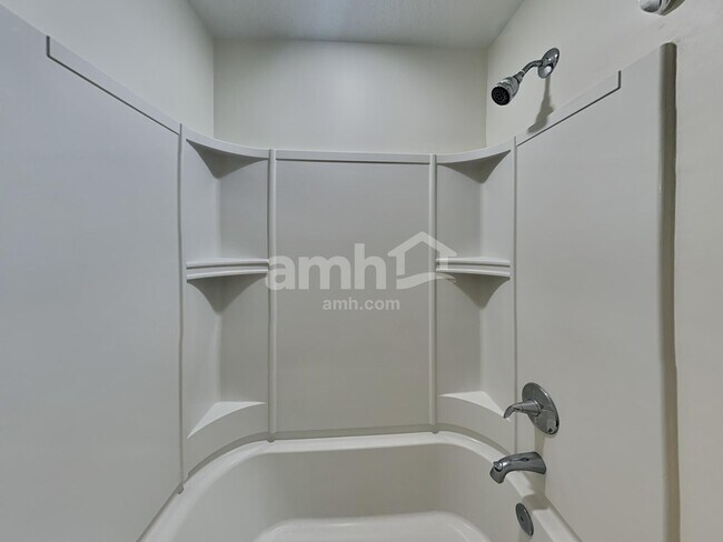 Building Photo - 32 Atlanta Dr