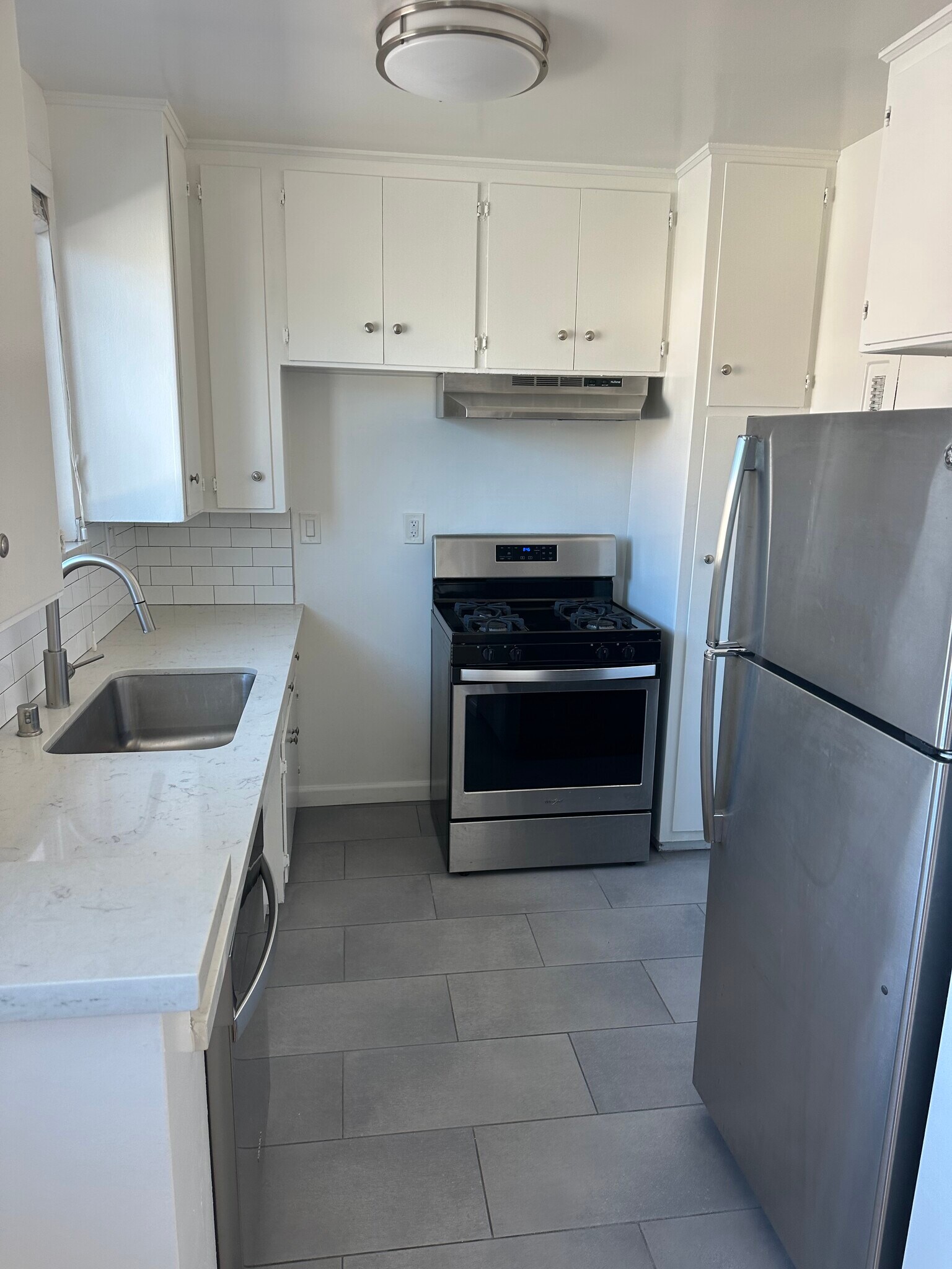 Building Photo - 6070 Pickford St